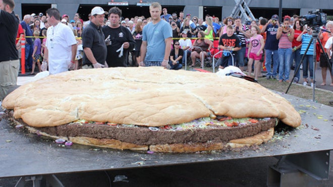 Odd One Ton Cheesebur_Angu.jpg